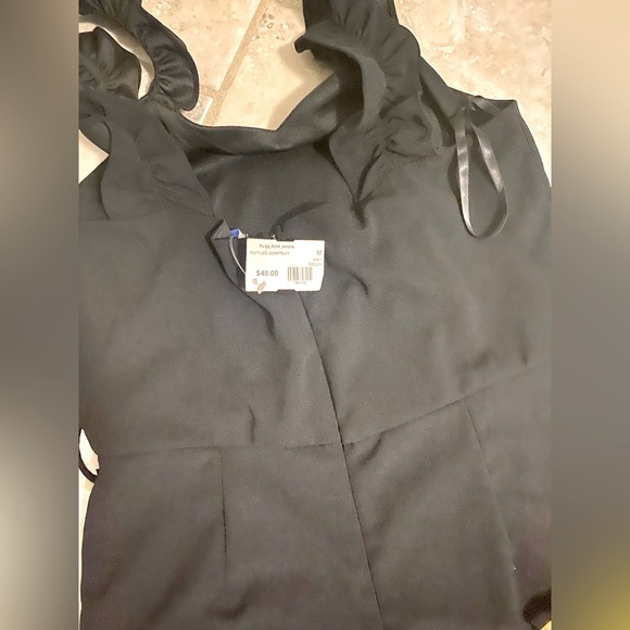 NWT: Never been worn, Jump suit, size medium - Picture 4 of 6